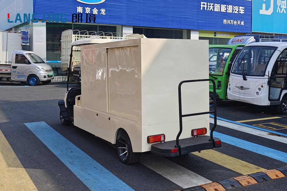 成都Bwin必赢亚洲·2023新款高尔夫箱式电动车上市-乐成案例-电动旅行车|景区旅行车|景区共享车|运营|出租|巡逻车|消防车|电动小火车|燃油旅行车|厂家-Bwin必赢亚洲